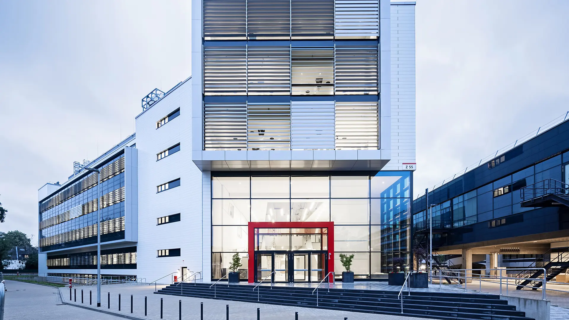 Exteriörvy av Inspiration Center Düsseldorf.