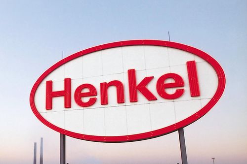 Henkels logotyp på ett tak i Düsseldorf.
